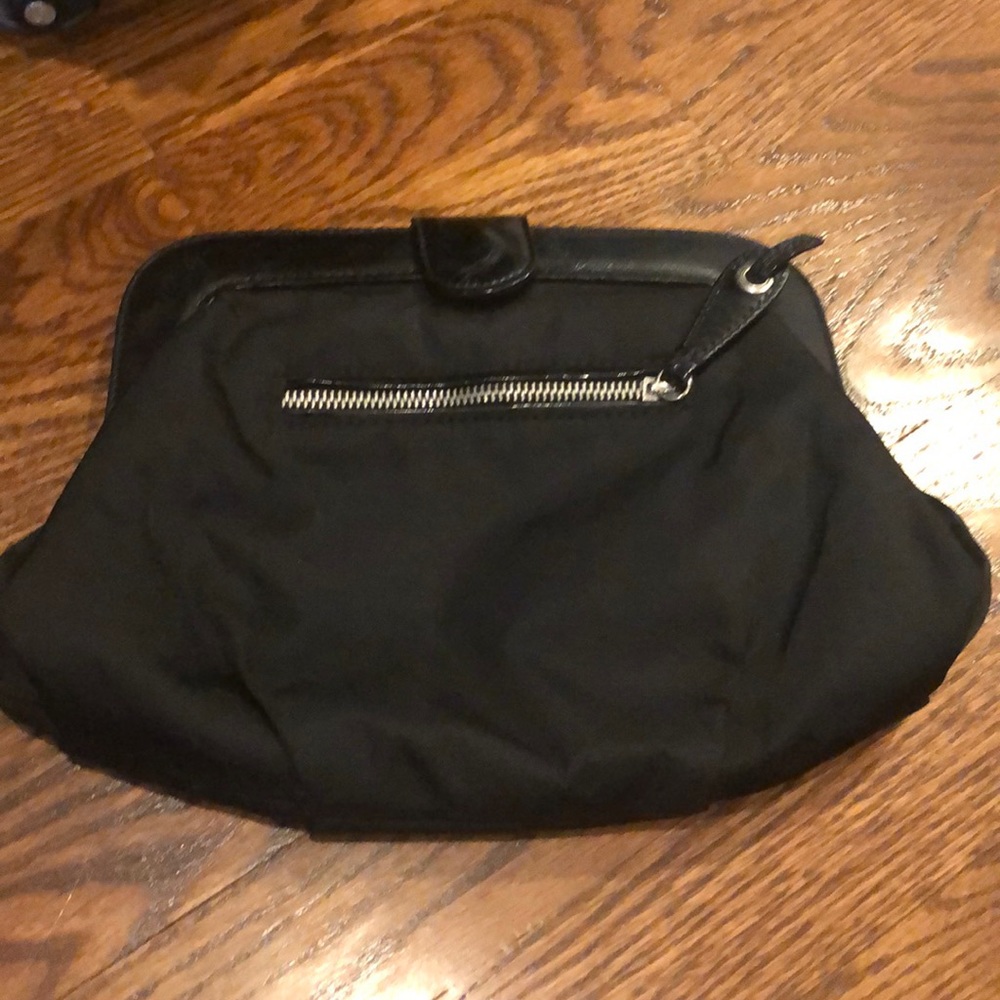 Black clutch